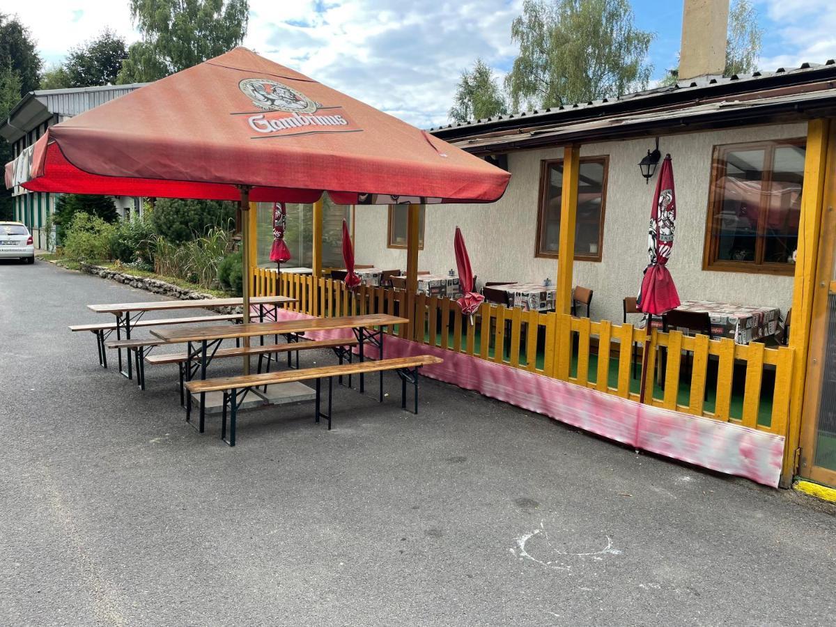 Penzion Na Srubech Hora Svate Kateriny Esterno foto